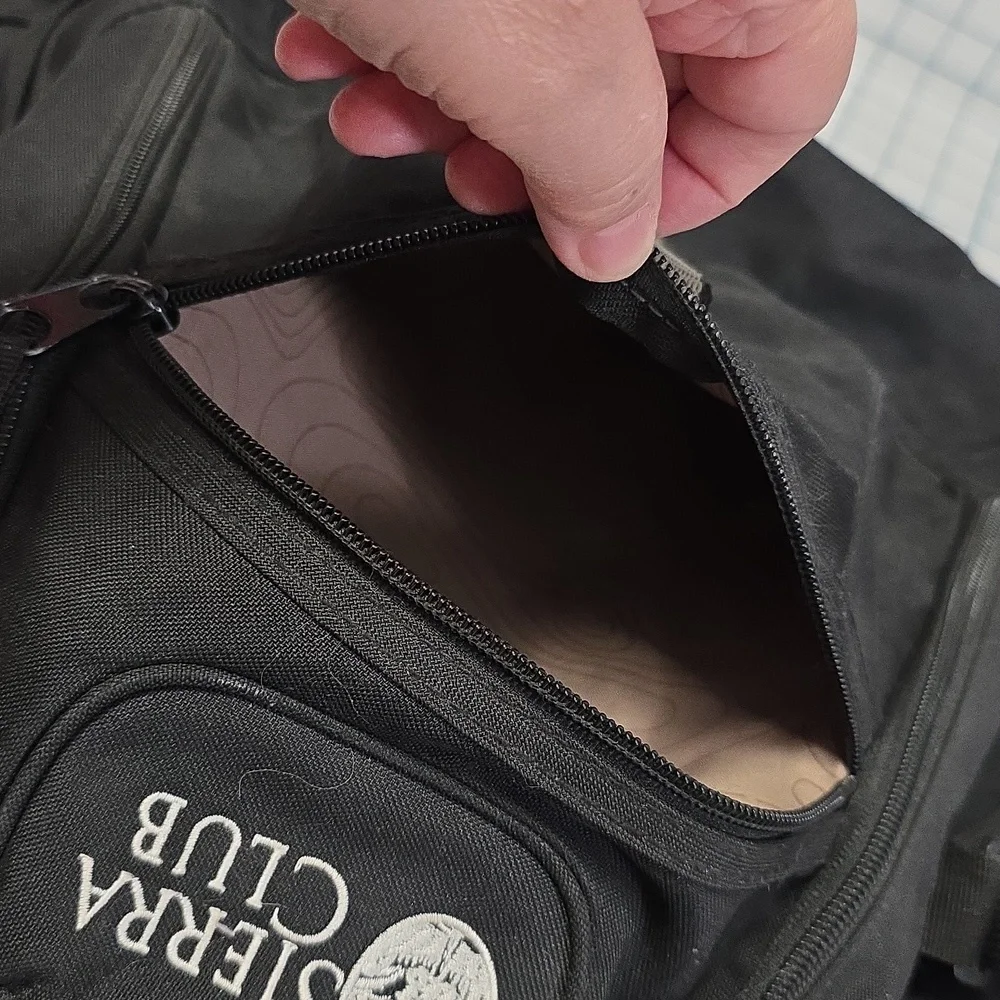 Sierra Club Black Backpack 19